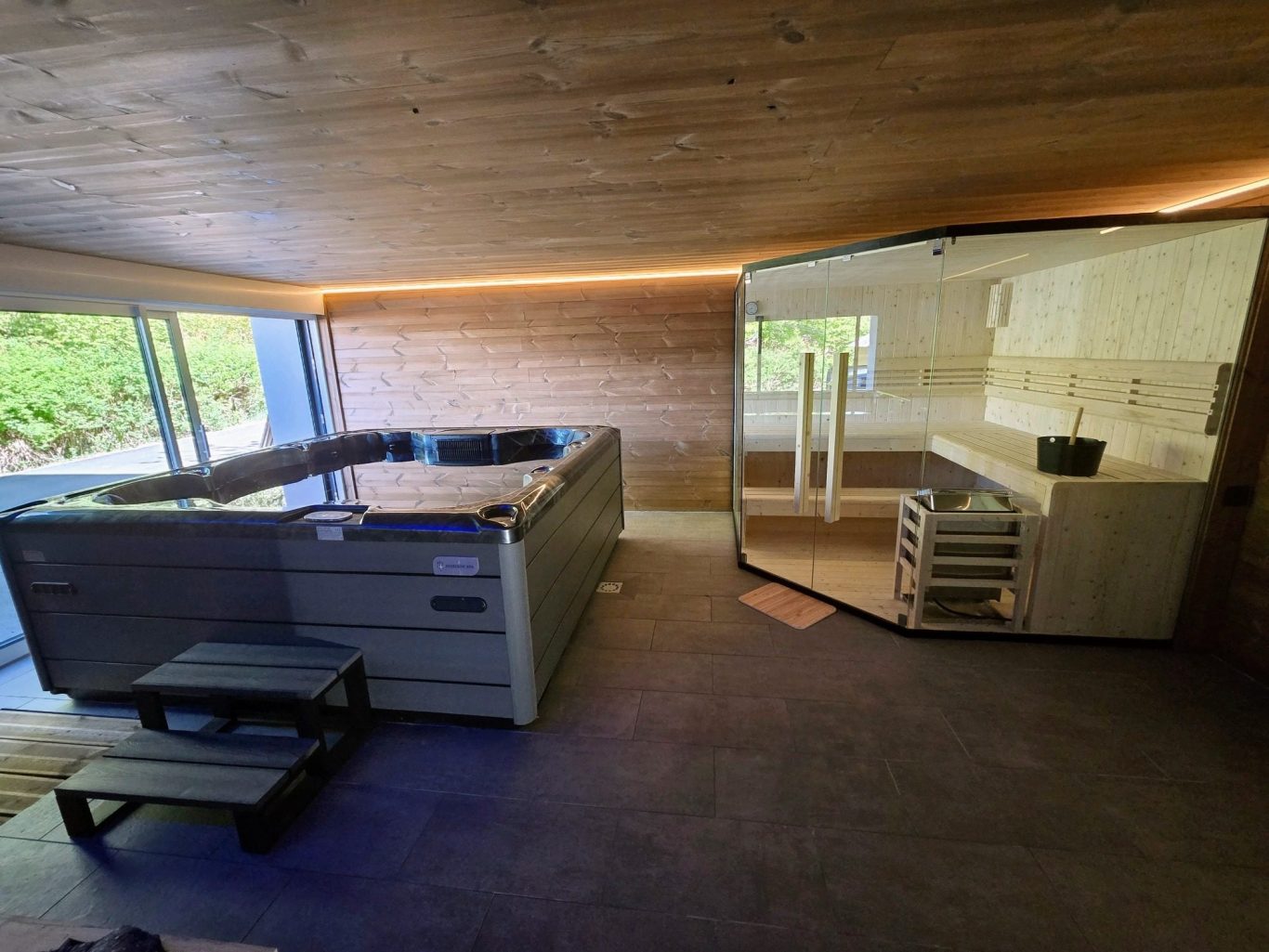 Spa, jacuzzi, Sauna Chalets des Privilèges - Location saisonnière haut de gamme à Gérardmer